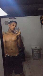 JOVEN MORENO ALTO, ESTOY ACA PARA QUITARLE ESAS GANAS - FOTO 4