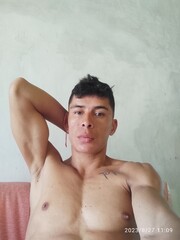 SOY UN CHICO SÚPER DOTADO CON UNA DOTACIÓN DE 24 CENTÍMETROS MI SERVICIO ES PARA - FOTO 4