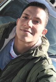 LINDO CHICO QUIERE COMPLACERTE Y SATISFACER TUS MÁS ÍNTIMOS DESEOS - FOTO 3