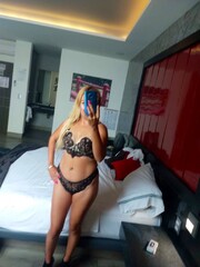 KELLY RUBIA EXTROVERTIDA BONITA BUENA HONDA - FOTO 3