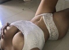 SAMANTHA FANTASIOSA SIMPLEMENTE UNA LOCA EN LA CAMA - FOTO 1