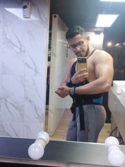 PASIVO VARONIL ATLÉTICO. MUSCLE FETISH, COMPLACIENTE - FOTO 1