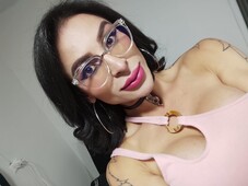 DISFRUTA DEL PODER DE MIS MANOS RECORRIENDO TU PIEL - FOTO 4