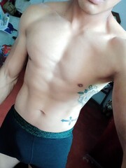 NIÑO VERGO Y ATRACTIVO DISPUESTO A COMPLACERTE - FOTO 2