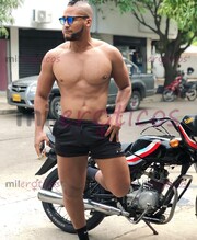 UN NEGROTE SUELTO EN LA CIUDAD PARA SATISFACER TU VIDA PARA COMPLACERTE EN TODO - FOTO 6