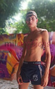 CHICO DELGADO CALIENTE VERGON SOY MUY CALIENTE QUIERES JUGAR CONMIGO BEBE - FOTO 4