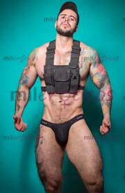 MACHO ACTIVO TATUADO CON 23 CM DE VERGA LECHERO CON DEPARTAMENTO EN LAURELES - FOTO 3