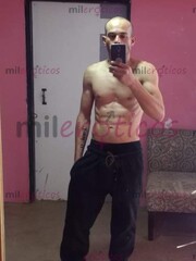 HOLA MÁNDAME UN WHATSAPP Y NO TE ARREPENTIRÁS TE DARÉ UN MASAJITO SÚPER HOT QUE - FOTO 5