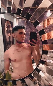 TU FLACO ARDIENTE COMPLACIENTE Y JUGUETÓN - FOTO 2