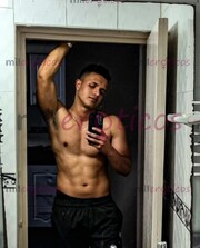 MASAJISTA ERÓTICO CON GANAS DE COMPLACER TODOS TUS DESEOS - FOTO 8