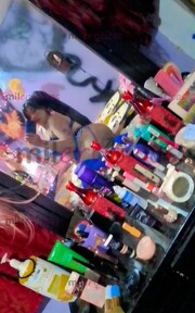 PUTA Y PRINCESA EL TERCER SEXO VÍVELO Y TE ENSEÑO A MAMAR TIREMOS LECHE JUNTOS - FOTO 1