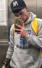 MODELO INTERNACIONAL DISPUESTO A COMPLACERTE - FOTO 4