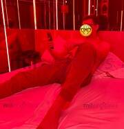 25 AÑOS JOVEN, EDUCADO Y SOFISTICADO: UNA PRESENCIA QUE TRANSFORMA EL ENCUENTRO - FOTO 9