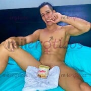 JOVEN MUSCULOSO CON POLLA GRANDE DE 24CM - FOTO 10