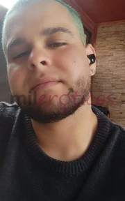 CHICO JOVEN OJOS VERDES CUMPLIENDO TUS FANTASÍAS - FOTO 1