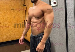 GUAPO Y MUSCULOSO MASAJISTA!! SOLO HOMBRES !!! - FOTO 4