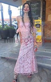 SPARKLING COLORS WERE STREWN ACROSS THE SKY AND WE SAT CLOSE ENOUGH KOTONOHA. - FOTO 1