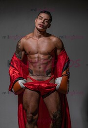 MODELO Y CHICO FITNES MACHOTE Y VERGON CON MENTE MUY ABIERTA - FOTO 3