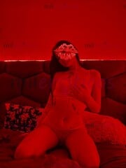 HOLA, SOY CRISTINA, UNA CHICA HOT Y COMPLACIENTE - FOTO 2