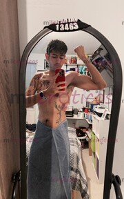 MASAJE EROTICO CON TWINK DELGADO Y MUY COMPLACIENTE - FOTO 3