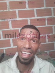 HOMBRE APASIONADO LISTO PARA COMPLACERLAS DAMAS - FOTO 4