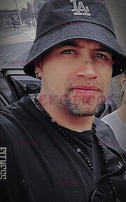 MACHO FUERTE, ALTO Y OJOS ZARCOS. SEMENTAL QUE PORTA 24CM PARA MUJERES GAROSAS. - FOTO 6