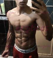 HOMBRE ENÉRGICO QUE BUSCA DE COMPLACERTE - FOTO 1