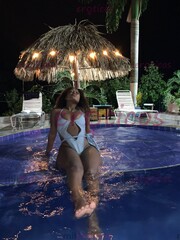 RICAS MORENITA NALGONA CON TETICAS PARADITAS ARRECHA - FOTO 1