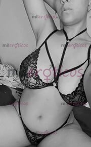 VENEZOLANA CACHONDA TENGO MI VAGINITA BIEN APRETADITA - FOTO 1