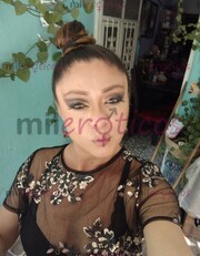 CHICA TRANS CACHONDA MADURITA CON EXPERIENCIA GARGANTA PROFUNDA - FOTO 2