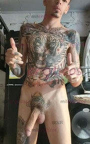 FLACO ACTIVO SERIO MORBOSO BLANCO TATUADO VERGON - FOTO 2