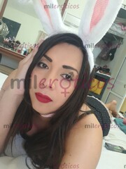 HERMOSA CONEJITA CON UNA ZANAHORIA DE 22 CM VEN Y CÓMETELA TODA - FOTO 1