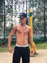 OE SOY UN POLLO VERGÓN DELGADO Y MARCADO VERGA CURVA Y LARGA - FOTO 7