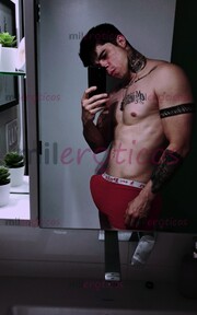 HETERO ACTIVO, MIDO 190 Y TENGO UNA VERGA ENORME Y GRUESA - FOTO 10