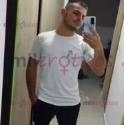 HOMBRE JOVEN CABALLEROSO DISPUESTO COMPLACER SUS ÍNTIMOS DESEOS - FOTO 6