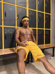 NEGRO PARTIDOR DE CULOS TRAGONES EN MEDELLÍN - FOTO 2