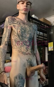 FLACO ACTIVO BLANCO TATUADO FETICHERO VERGON. - FOTO 1