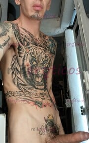 FLACO ACTIVO MORBOSO FETICHERO TATUADO VERGON - FOTO 9