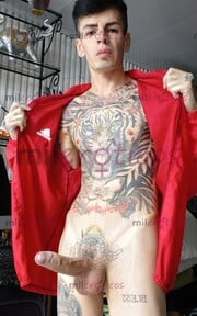 FLACO ACTIVO SERIO VERGON TATUADO FETICHERO - FOTO 5