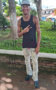 ME LLAMO ALEJANDRO SOY UN FLAQUITO VERGON - FOTO 10