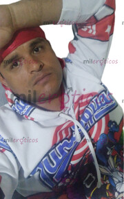 JOVEN OFRECE SEXO A MUJERES O PAREJAS LESVIANAS - FOTO 1