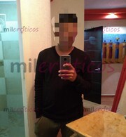 CHAVO JOVEN PARA TRIO CON PAREJAS O MUJERES MADURAS. (NO HOMBRES) - FOTO 1