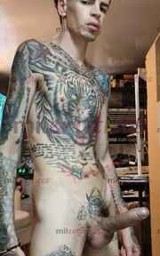 FLACO VERGON ACTIVO BLANCO TATUADO ARRECHO SEXUAL - FOTO 5