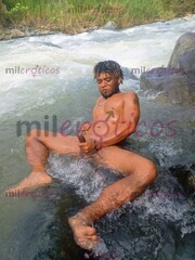 NEGRITO BIEN MALO EN LA CAMA A SI COMO A TI TE GUSTA LLÁMAME DE UNA - FOTO 5