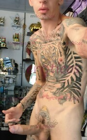 ACTIVO FLACO BLANCO TATUADO RESERVADO MORBOSO - FOTO 8