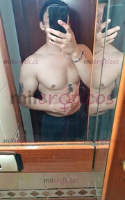 JOVEN ATLÉTICO DOTADO Y MUY CALIENTE (SOLO MUJERES) - FOTO 1