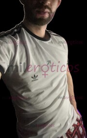 HOMBRE SERIO DISPUESTO A COMPLACERTE PLENAMENTE - FOTO 1