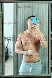 YOUNG JOCK COLLEGE BOY FOR MASSAGING AND MORE - FOTO 1