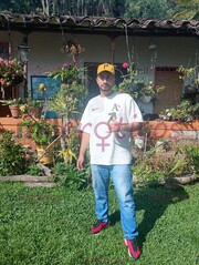 TU COLÁGENO EN BARRA JOVEN MORENO OJOS CLAROS - FOTO 5