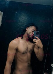 CHICO MORENO Y GUAPO CON MUCHAS GANAS DE SEXO RICO - FOTO 9